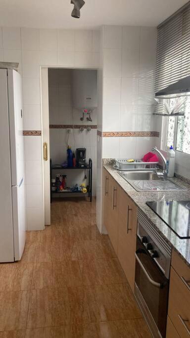 Apartamento A Pie De Playa Con Parking Privado Рота Екстериор снимка